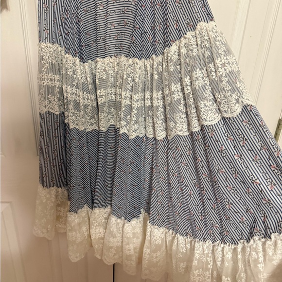 Dainty Jewells Blue and Cream Lace Midi Dress - Picture 4 of 7